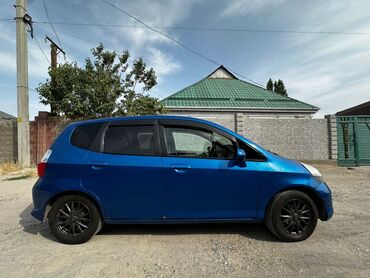 срочно срочно продам машину: Honda Fit: 2004 г., 1.3 л, Вариатор, Бензин, Хетчбек