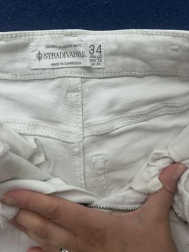 stradivarius pantalone: Stradivarius ženske farmerke – skinny kroj, regularni struk. - Model — 1