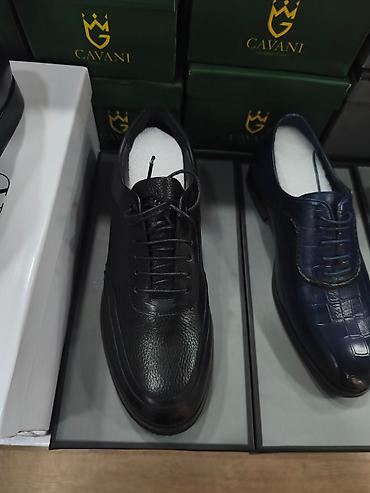 Ayaqqabılar: Kişi ayaqqabıları – klassik və gündəlik modellər Məhsul təsviri: - — 33