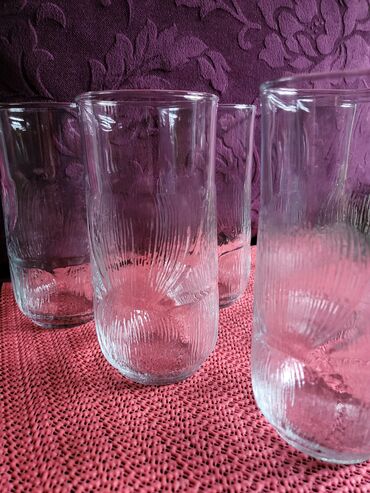 Čaše: Case nove iz 80ih Arcoroc univerzalne. Francuske case sa listovima — 8