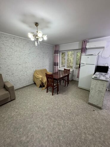 продается 3 комнатная квартира политех: 2 бөлмө, 40 кв. м, Хрущевка, 3 кабат, Косметикалык ремонт