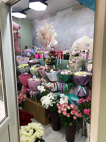 продажа магазина цветов: 🌸 Продаётся действующий цветочный магазин 🌸 📍 Адрес: ул. Рыскулова × — 1