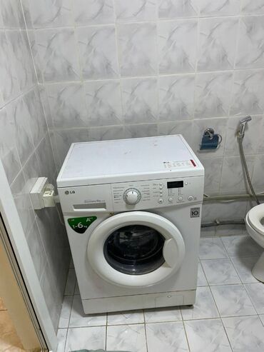 Uzunmüddətli kirayə mənzillər: Nərimanov metrosuna ayaqnan 5-dəqiqə masafədə 5 mərtəbəli binanın 5-ci — 9