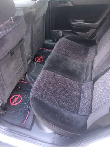 Opel: Opel Astra: 1.6 l | Sedan — 9