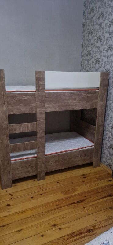 Oğlan və qız üçün, İşlənmiş, Çarpayı, Matras ilə, Siyirməsiz