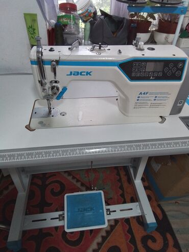 Промышленные швейные машинки: JACK A 4F автомат машинкасы сатылат абалы идеал,лапка которот жип