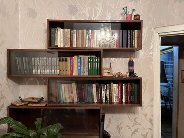 Книжные полки: Книжная полка, Б/у, Дерево, Подвесная, Самовывоз