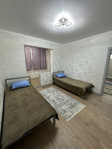 Посуточная аренда квартир: 3 комнаты, Душевая кабина, Постельное белье, Парковка — 12