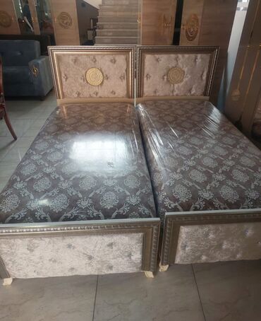 продам фикус бенджамина: Двуспальная кровать, С матрасом