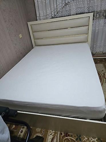 Fabrik istehsalı bazalı matraslı keyfiyyətli 2 nəfərlik taxt satılır