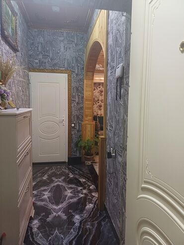 Köhnə tikili: Şəhər mənzili – geniş və zövqlü interyer - Plan: işıqlı qonaq otağı — 12