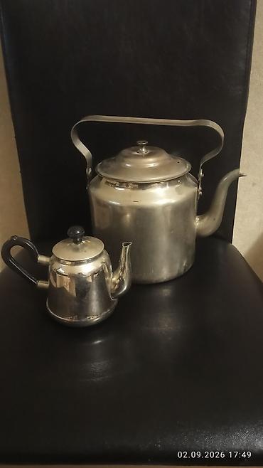 Çaydanlar: İkisi bir yerdə satılır 1954 il - Material: döymə mis (handmade — 1