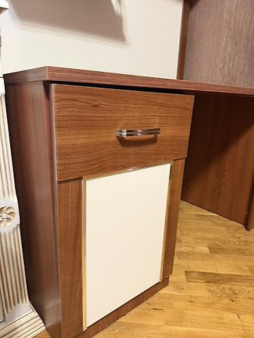 hamam ucun rəf: Düz masa, Polkalı, Siyirməli, Teksturalı laminat, Zəmanətsiz — 3