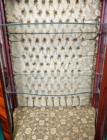 Stilske vitrine: Vitrina u stilu Luja XV, u intarziji sa dve staklene police i dve na lalafo.rs — 6 Stilske vitrine: Vitrina u stilu Luja XV, u intarziji sa dve staklene police i dve — 6