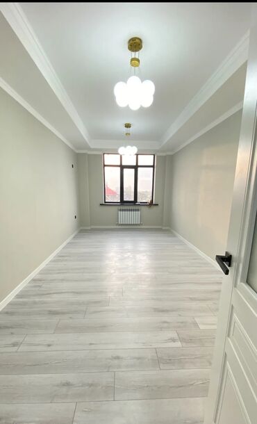 срочно продаю дом район пишпек: 2 бөлмө, 60 кв. м, Элитка, 5 кабат, Евроремонт