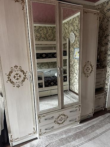 үйлөмө матрас: Спальный гарнитур в классическом стиле, цвет светлый дубЯ. Состав — 1
