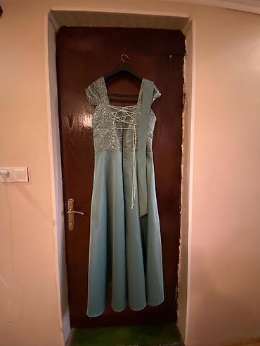 vecerni don: Karsetli modeldi,130 man alinib 1 defe geynilib,15 man satilir.42 — 4