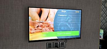 ТВ и видео: Б/у Телевизор Hoffmann LED экран 32" 4K (3840x2160), Самовывоз — 3