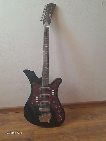 Elektrik gitara – Tonika (Sovet istehsalı) - Korpus: retro dizaynlı
