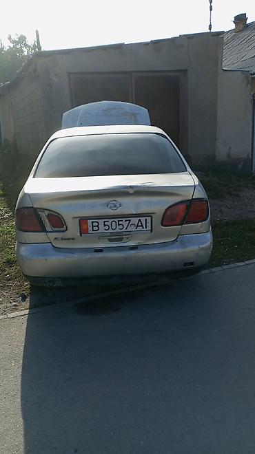 Унаа: Nissan Sunny: 2001 г., 1.6 л, Кол менен иштөөчү, Бензин, Седан — 5