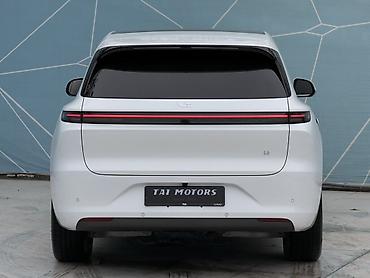 Lixiang: Lixiang L6: 2024 г., 1.5 л, Автомат, Электромобиль, Кроссовер — 2