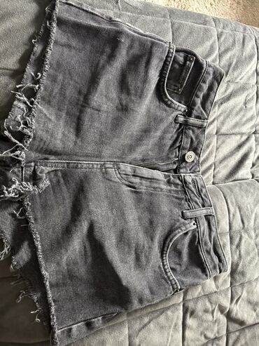 bershka teksas sorcevi: XS (EU 34), S (EU 36), Jeans, color - Grey, Single-colored at lalafo.rs bershka teksas sorcevi: XS (EU 34), S (EU 36), Jeans, color - Grey, Single-colored