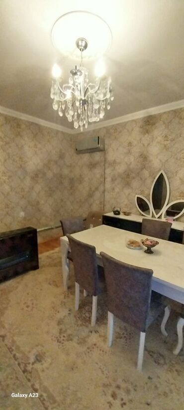 Həyət evləri və villaların satışı: Satılır: həyət evi - Geniş, hasarlı həyət: dəmir darvaza, betonlanmış — 9