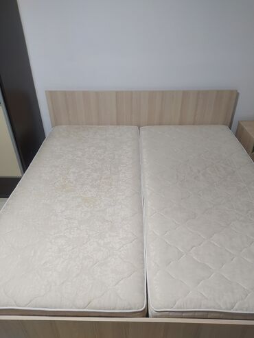 francuski krevet 160x200: Bоја - Bež, Upotrebljenо