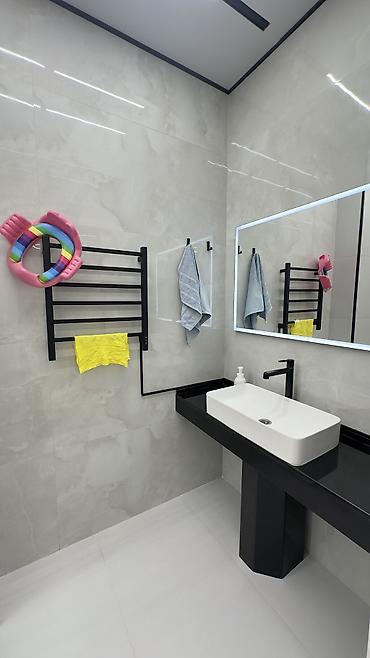 Продажа коттеджей и домов: 5 и более комнат, 250 м², 4 соток, Бишкек, Риэлтор — 14