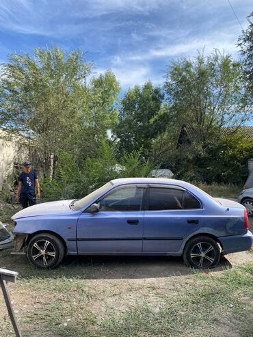 продаю после дтп: Hyundai Accent: 2005 г., 1.5 л, Механика, Бензин, Седан