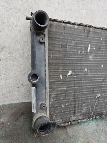 Радиаторы: Радиатор охлаждения двигателя Volkswagen Polo 2, 1992г.в. Оригинал — 6