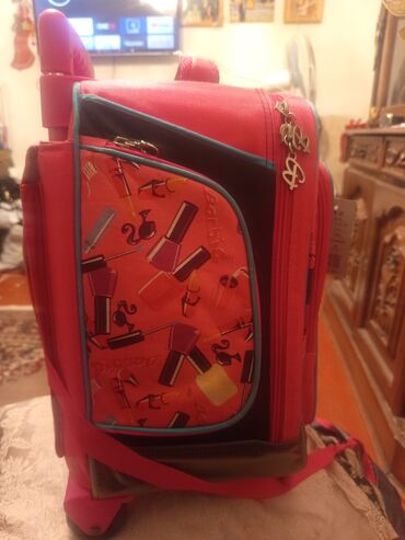 Məktəb çantaları: Barbie təsvirli çəhrayı uşaq çamadanı/çantası - Ön hissədə böyük — 6