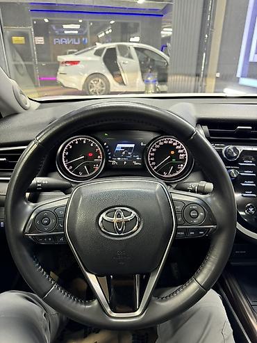 на лобовое: Toyota Camry: 2018 г., 2.5 л, Автомат, Бензин, Седан — 4