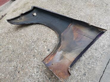 Auto delovi: Prednje desno krilo Lada 2104 Karavan, Lada 2105, Lada 2107 Riva. U — 12