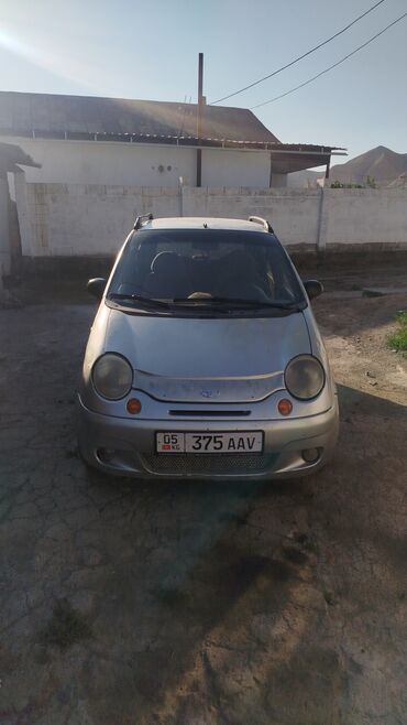 авто в рассрочку 2107: Серебристый хэтчбек Daewoo Matiz, компактный и экономичный автомобиль