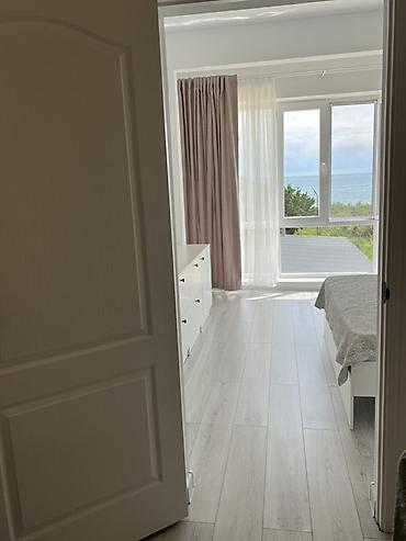 studio apartment: Сдается 1 комнатная квартира на первой береговой линии имеется все — 1