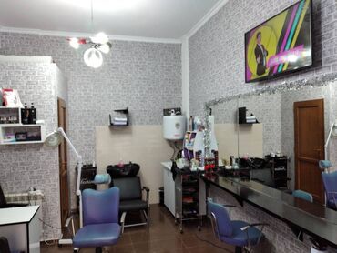 Ofislər: Tam Hazir Her bir seraiti olan gozelik salonu Isini bilen xanim — 1