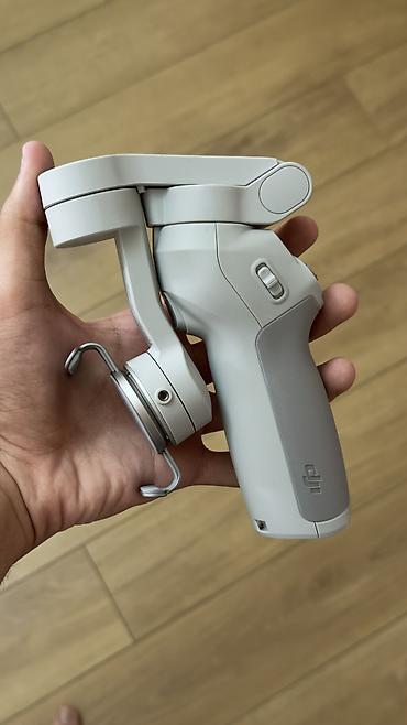stabilizator telefon: Ümumi 2 dəfə zaryatkaya taxılıb təzədən qramda seçilmir bu büdcəyə — 2