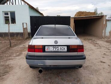 Volkswagen: Volkswagen Vento: 1993 г., 1.8 л, Механика, Бензин, Седан