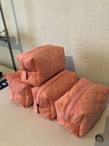дорожная сумка: Розовые новые косметички