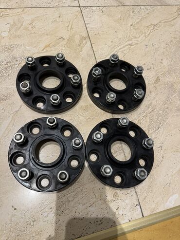 титан диски на спринтер: Salam Toyota Rav 4 spacer leri dir.20 mm lik.Tam originaldir.Spacer Az