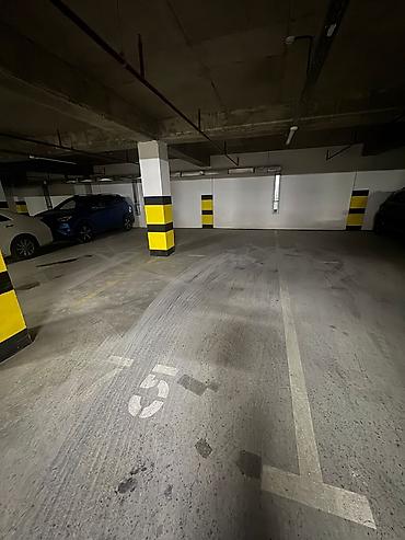 Qaraj satılır: Yeraltı dayanacaqda fərdi parkinq yeri Satılır: 25 kv.m qaraj – — 3