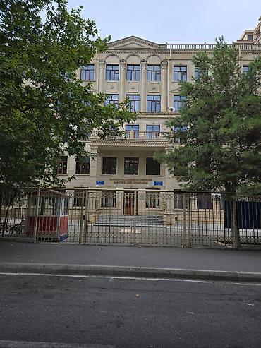 latun satışı: Bakı şəhəri, Qış parkının yaxınlığında, Bakı Slavyan Universitetinin — 7