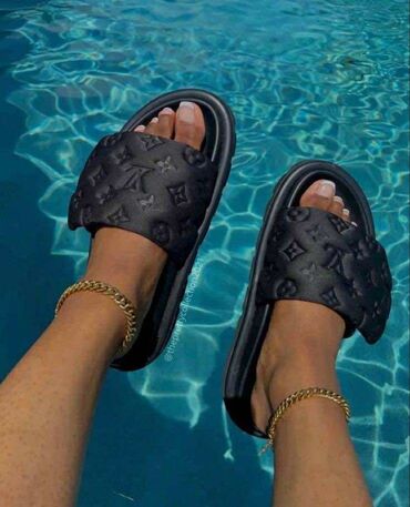nike мумия цена: Sandals, Louis Vuitton