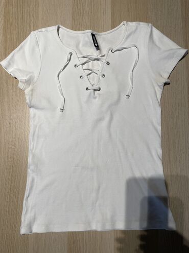 s velicina majice: XS (EU 34), S (EU 36), M (EU 38), color - White