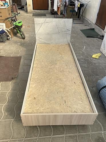 study table: Односпальная кровать с высоким изголовьем - Размер спального места — 2
