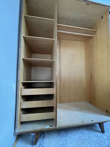 Шкафы для одежды: Болгария Шкаф деревянный для одежды, двери есть в наличии (можно — 7