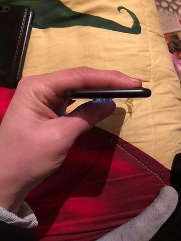 Apple iPhone: IPhone 7, 128 GB, Qara, Barmaq izi — 8