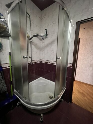 Duş kabinaları, arakəsmələr: İşlənmiş Üstü qapalı kabina, Künc üçün lalafo.az -da Duş kabinaları, arakəsmələr: İşlənmiş Üstü qapalı kabina, Künc üçün