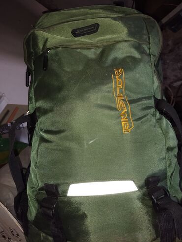 зеленую сумку: Рюкзак походный' вместимый, удобный